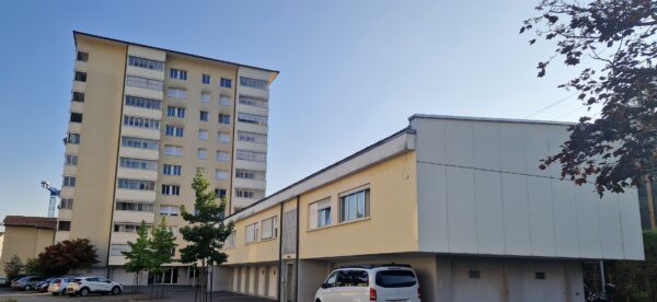 Fassade Mehrfamilienhaus